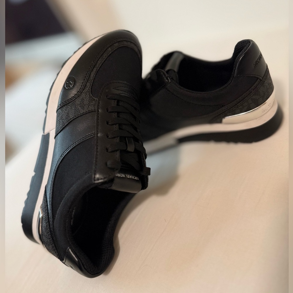 Michael Kors Andi Signature Monogram Logo Trainer Sneakers Black Size 6.5